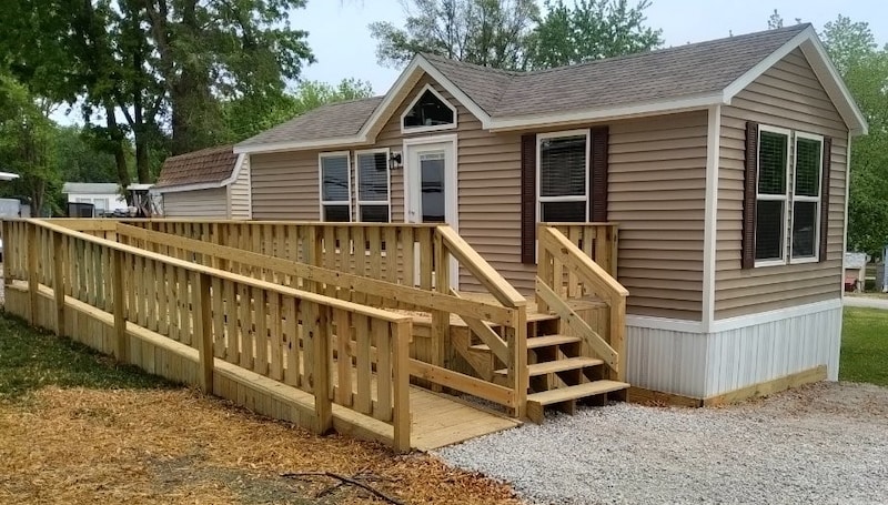 Yogi Bear ™ Deluxe Cabin-1